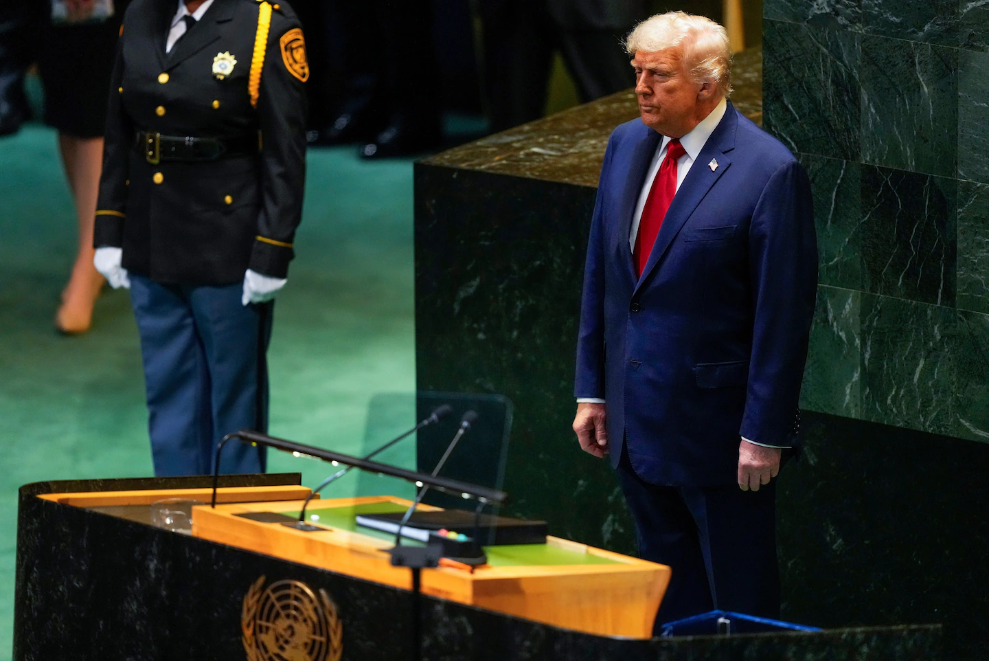 Трамп «тисне» на Кремль чи вмиває руки? Як риторичний розворот змінює гру